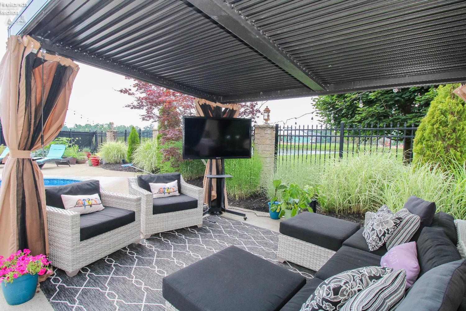 Sandusky, Ohio 44870, United States, 5 Bedrooms Bedrooms, ,5 BathroomsBathrooms,Residential,Active,169425