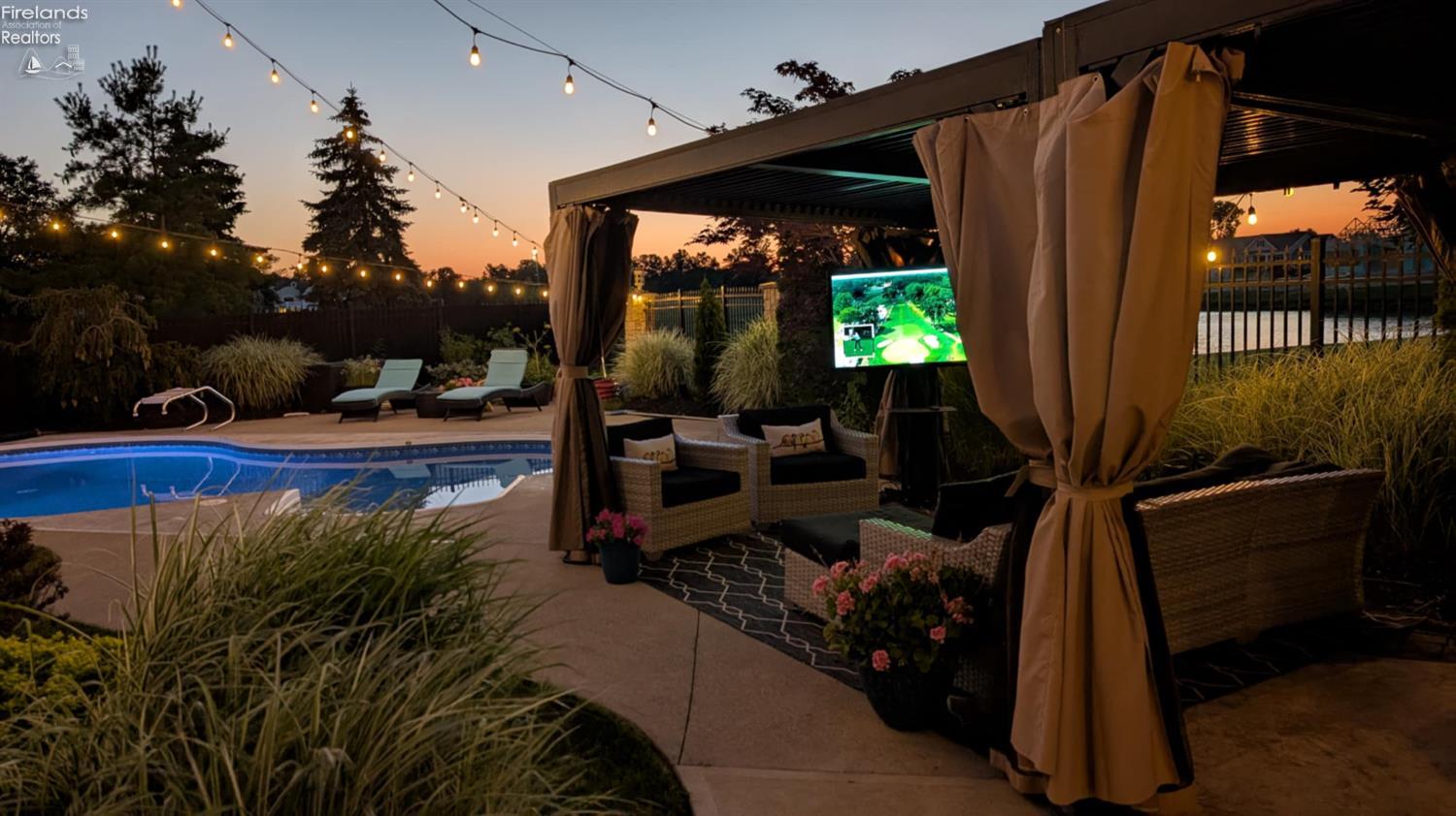 Sandusky, Ohio 44870, United States, 5 Bedrooms Bedrooms, ,5 BathroomsBathrooms,Residential,Active,169425