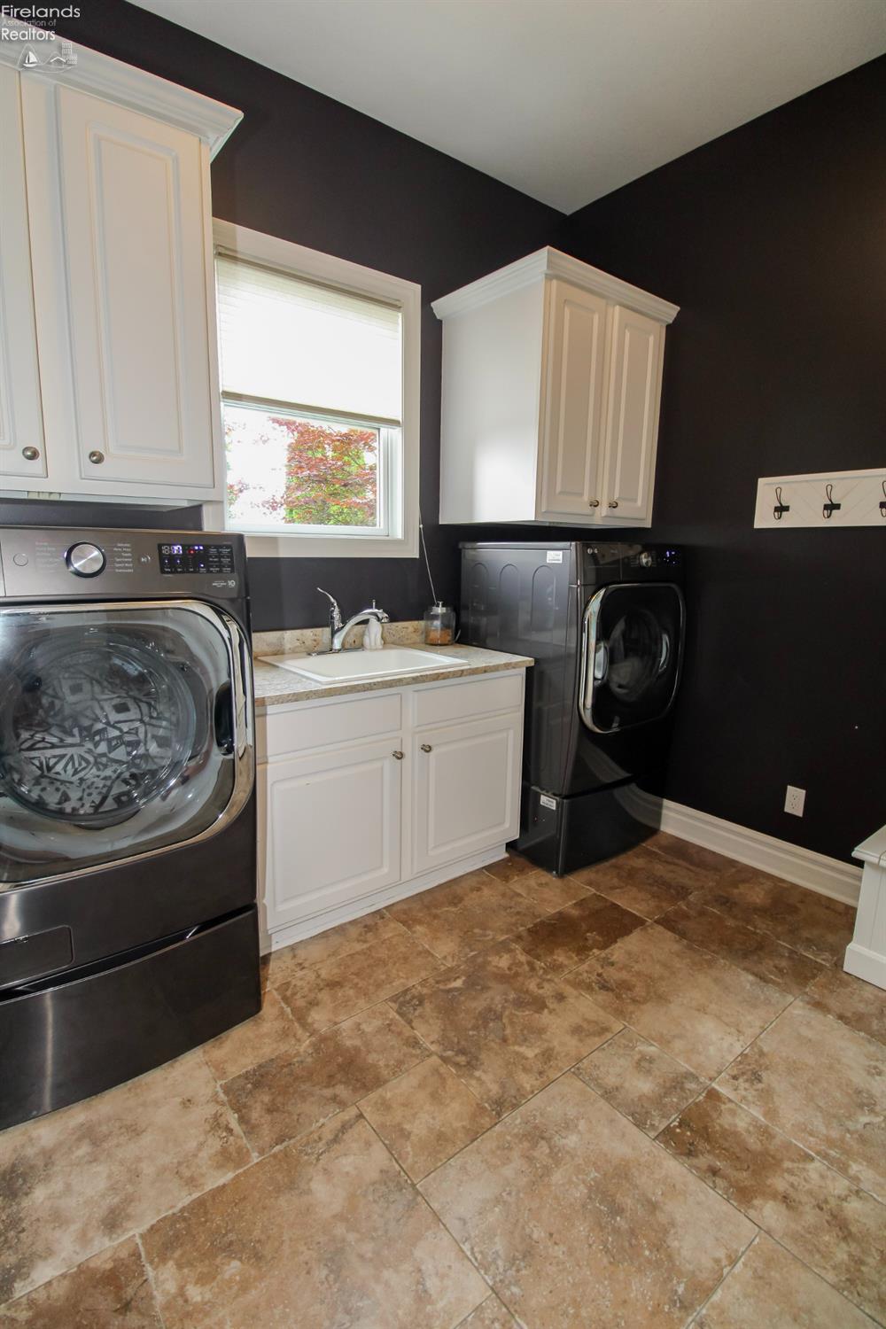 Sandusky, Ohio 44870, United States, 5 Bedrooms Bedrooms, ,5 BathroomsBathrooms,Residential,Active,169425