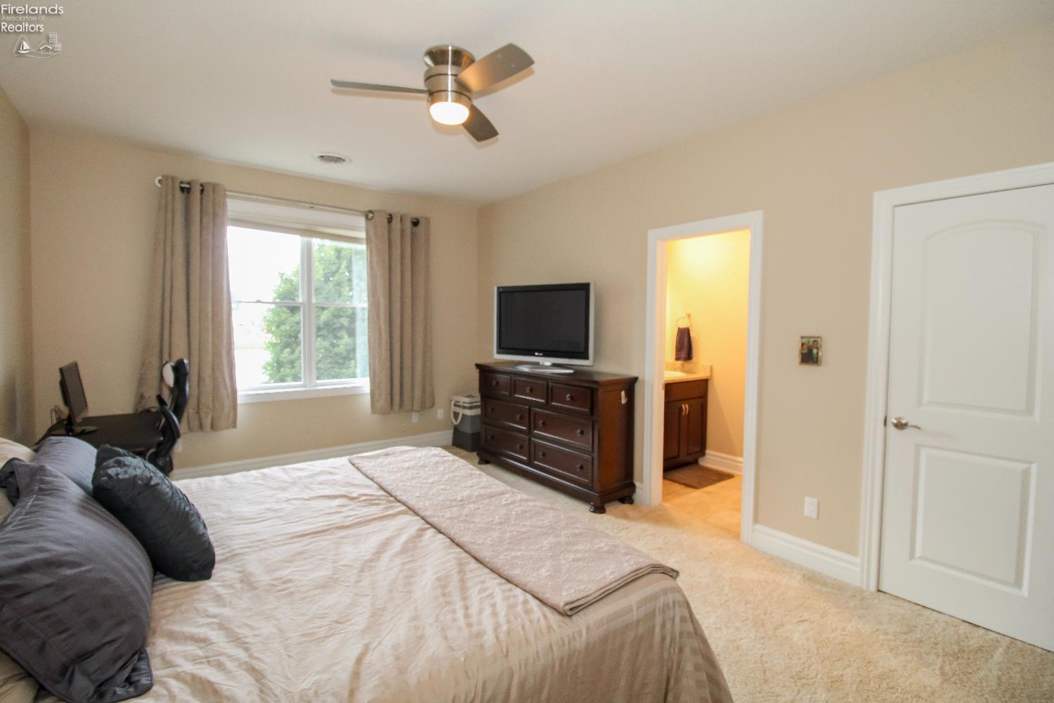 Sandusky, Ohio 44870, United States, 5 Bedrooms Bedrooms, ,5 BathroomsBathrooms,Residential,Active,169425