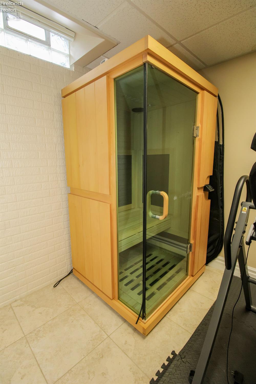 Sandusky, Ohio 44870, United States, 5 Bedrooms Bedrooms, ,5 BathroomsBathrooms,Residential,Active,169425