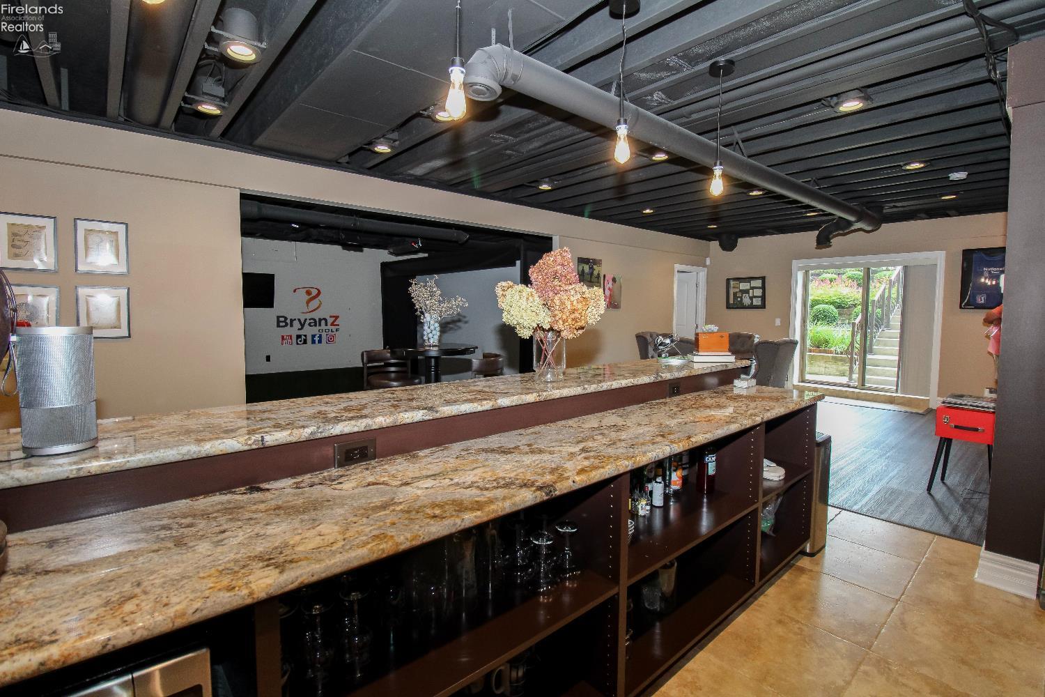 Sandusky, Ohio 44870, United States, 5 Bedrooms Bedrooms, ,5 BathroomsBathrooms,Residential,Active,169425