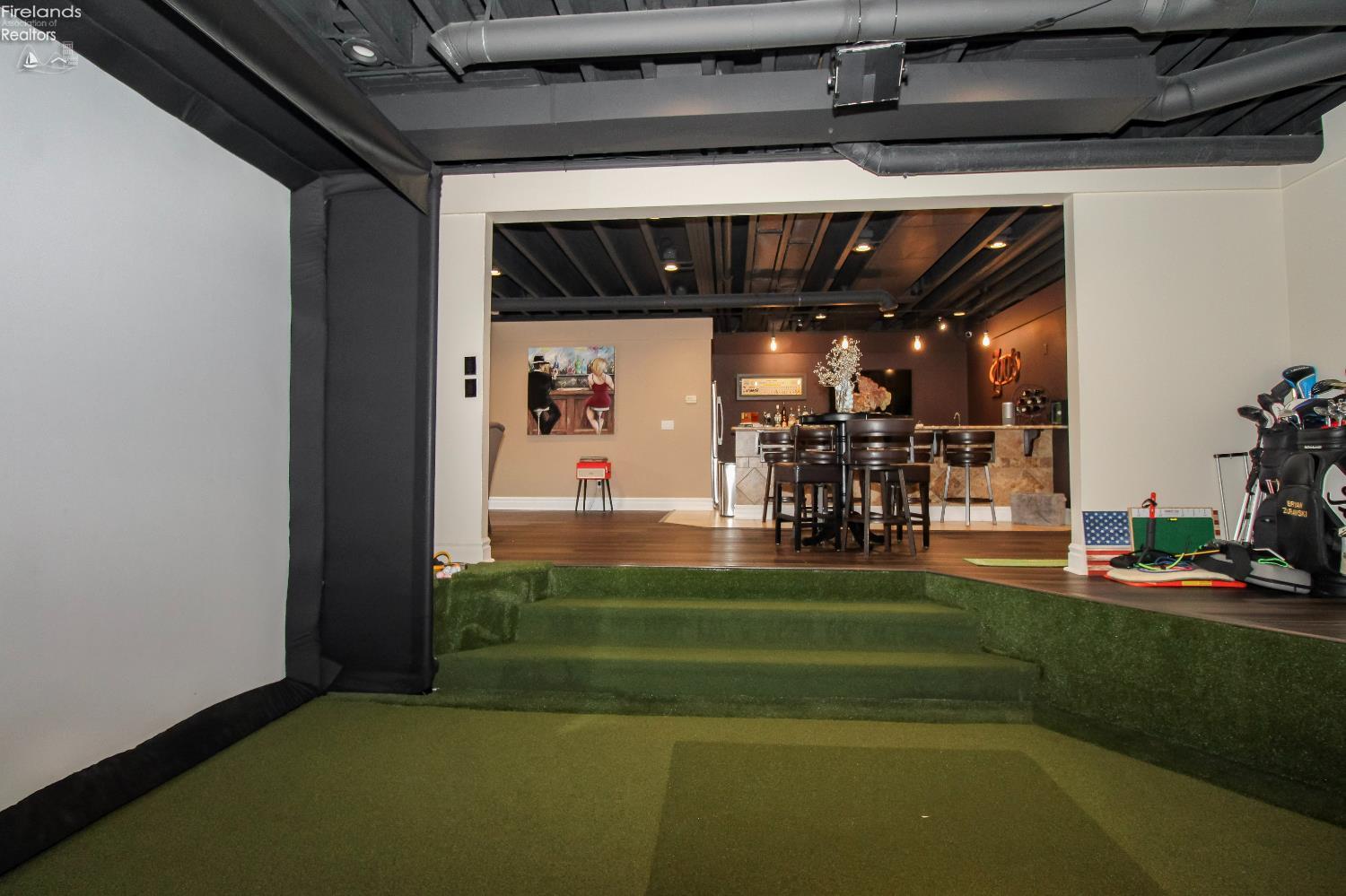 Sandusky, Ohio 44870, United States, 5 Bedrooms Bedrooms, ,5 BathroomsBathrooms,Residential,Active,169425