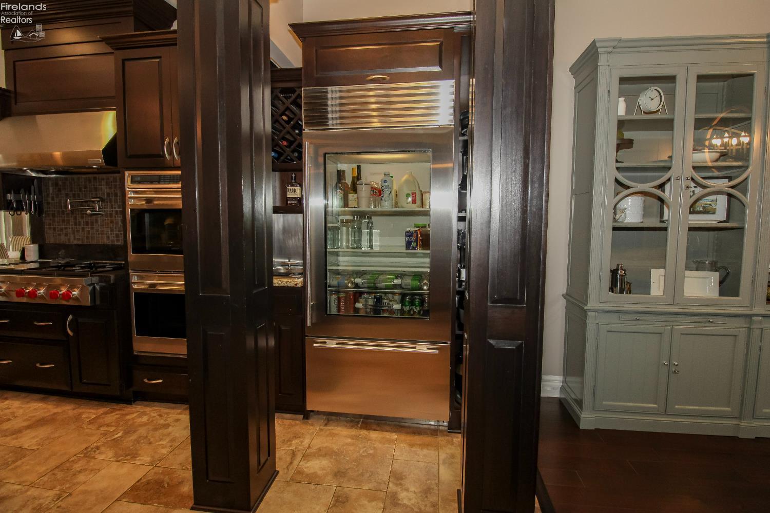 Sandusky, Ohio 44870, United States, 5 Bedrooms Bedrooms, ,5 BathroomsBathrooms,Residential,Active,169425