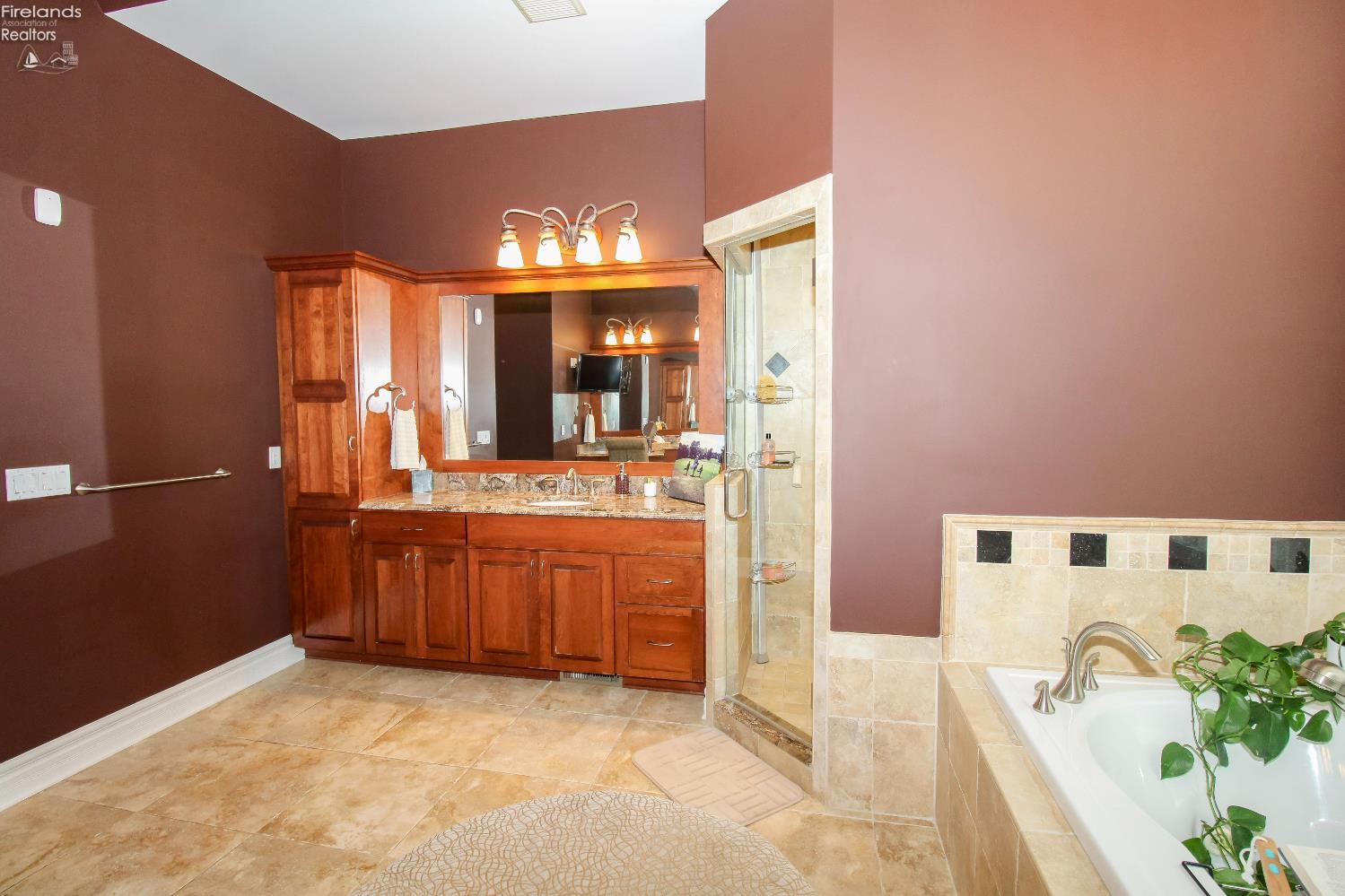 Sandusky, Ohio 44870, United States, 5 Bedrooms Bedrooms, ,5 BathroomsBathrooms,Residential,Active,169425