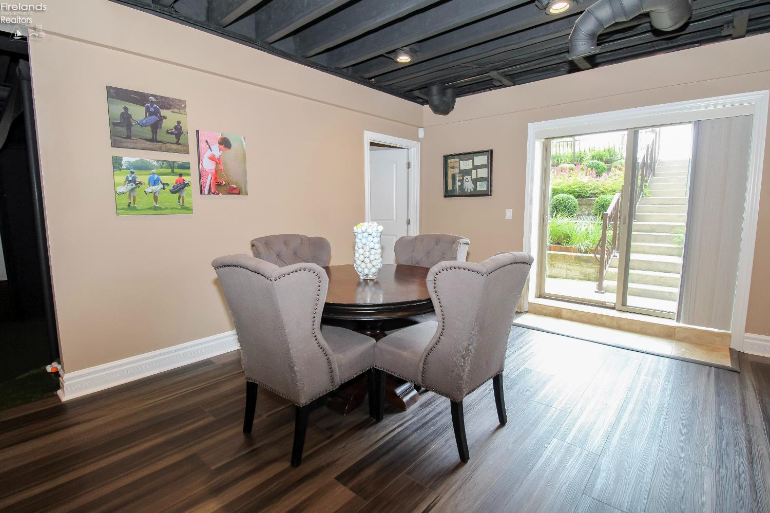 Sandusky, Ohio 44870, United States, 5 Bedrooms Bedrooms, ,5 BathroomsBathrooms,Residential,Active,169425