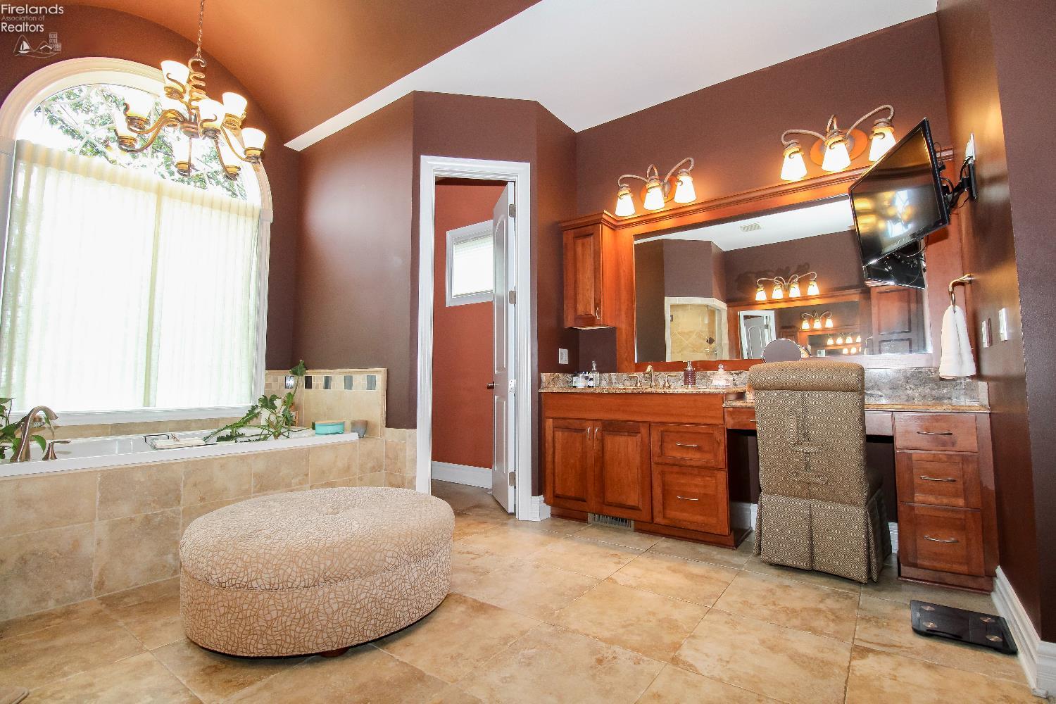 Sandusky, Ohio 44870, United States, 5 Bedrooms Bedrooms, ,5 BathroomsBathrooms,Residential,Active,169425