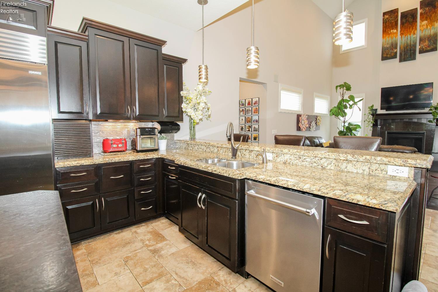 Sandusky, Ohio 44870, United States, 5 Bedrooms Bedrooms, ,5 BathroomsBathrooms,Residential,Active,169425