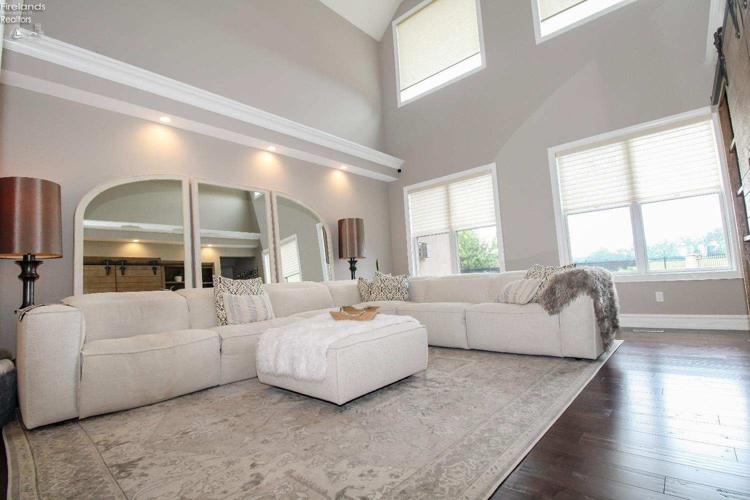 Sandusky, Ohio 44870, United States, 5 Bedrooms Bedrooms, ,5 BathroomsBathrooms,Residential,Active,169425