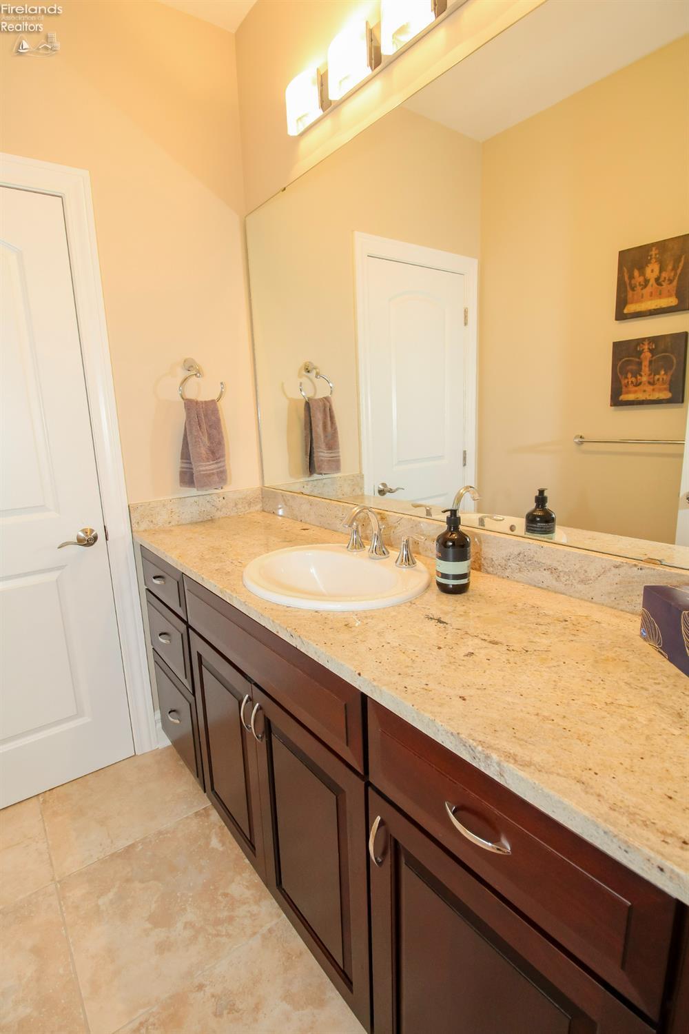 Sandusky, Ohio 44870, United States, 5 Bedrooms Bedrooms, ,5 BathroomsBathrooms,Residential,Active,169425