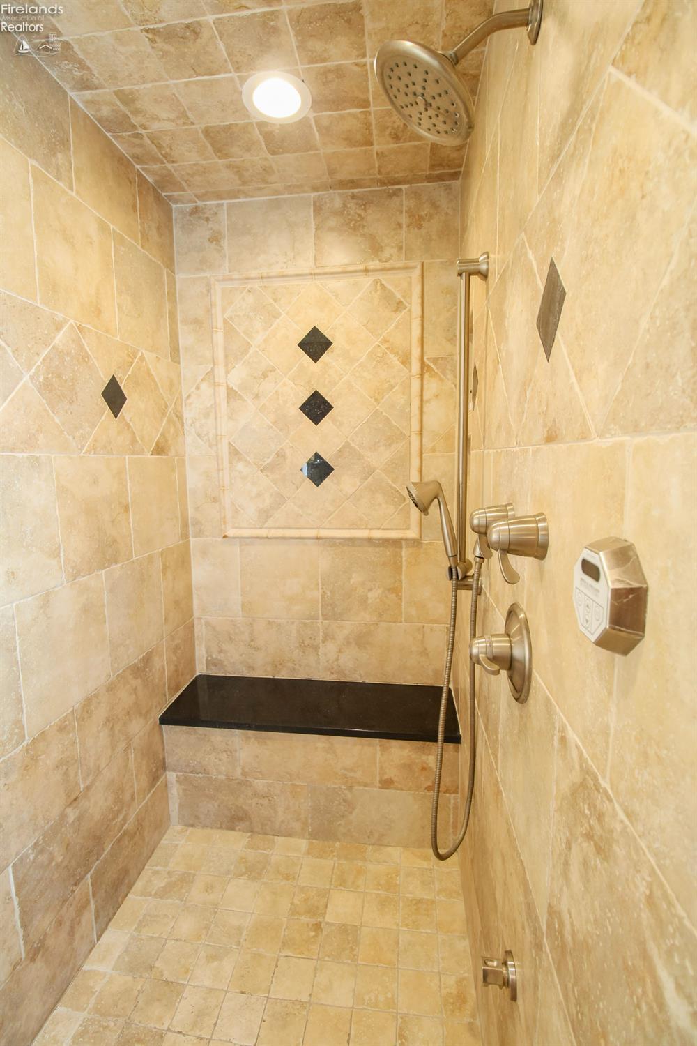 Sandusky, Ohio 44870, United States, 5 Bedrooms Bedrooms, ,5 BathroomsBathrooms,Residential,Active,169425