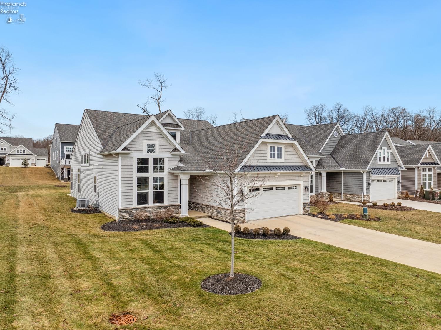 4865 E Tradewinds Drive, Port Clinton, Ohio image 6