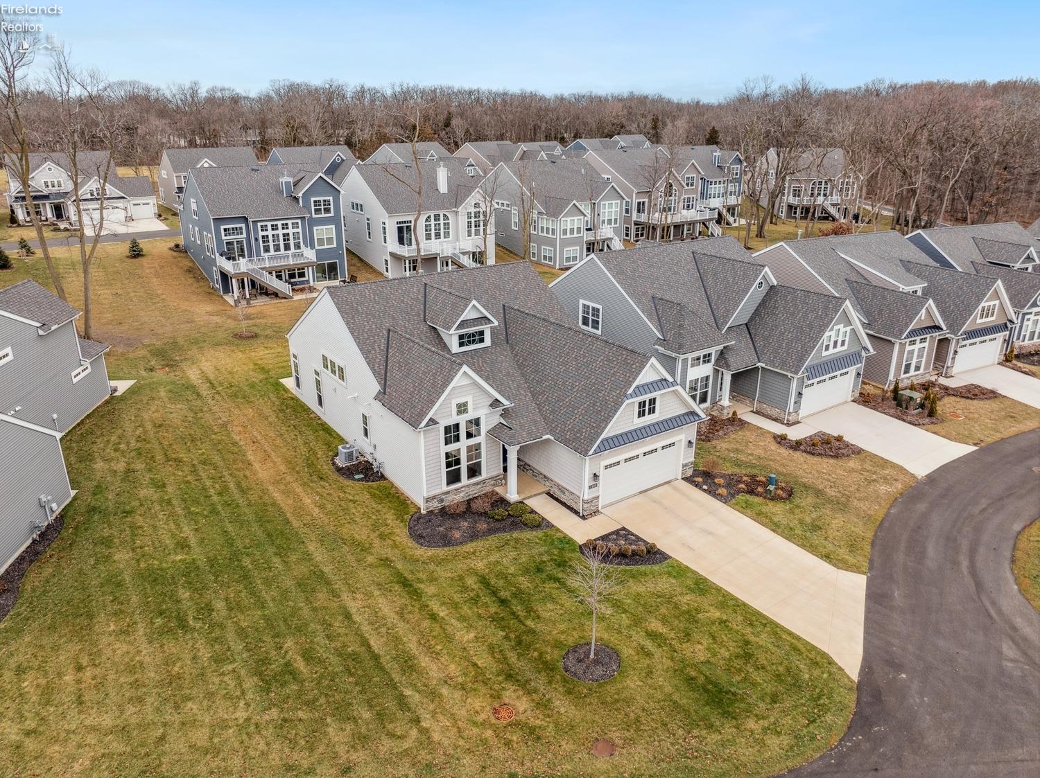 4865 E Tradewinds Drive, Port Clinton, Ohio image 5