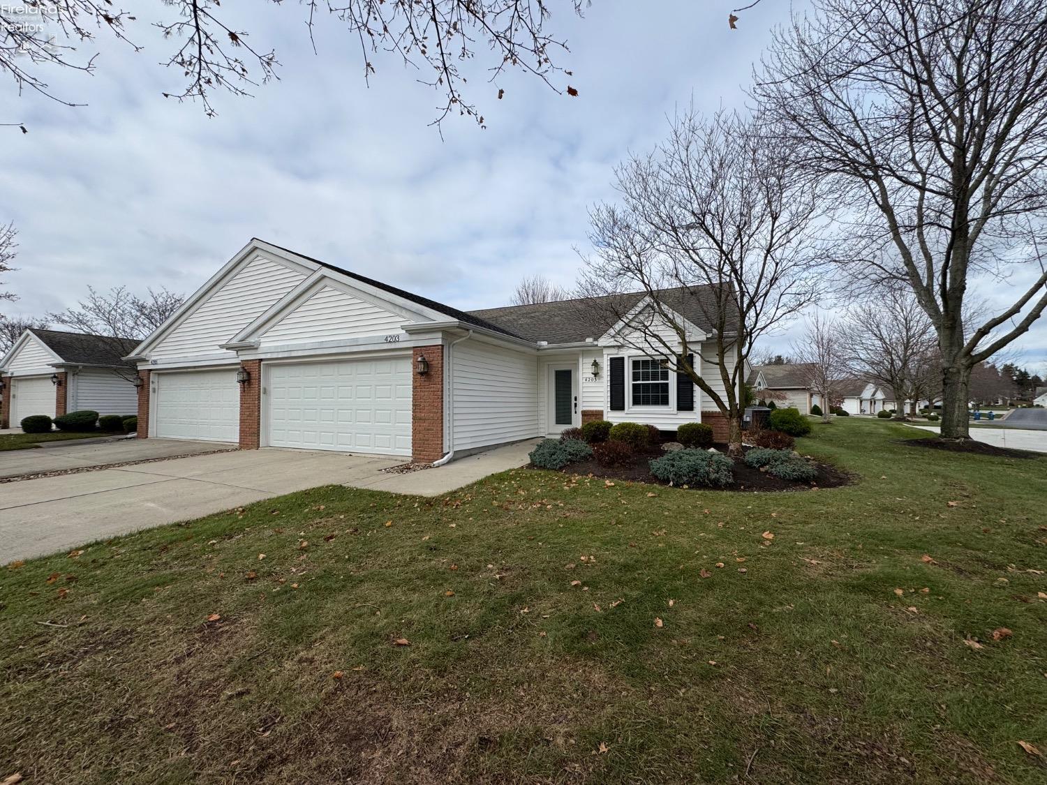 4203 Woodridge Drive, Sandusky, Ohio image 2