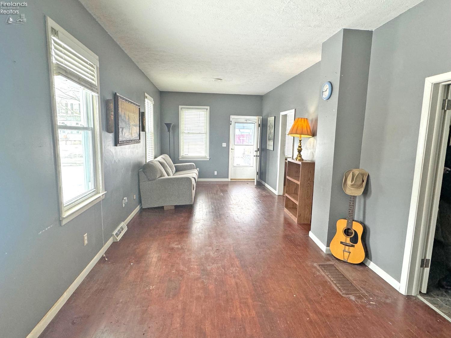 216 Maplewood Street St, Willard, Ohio image 5