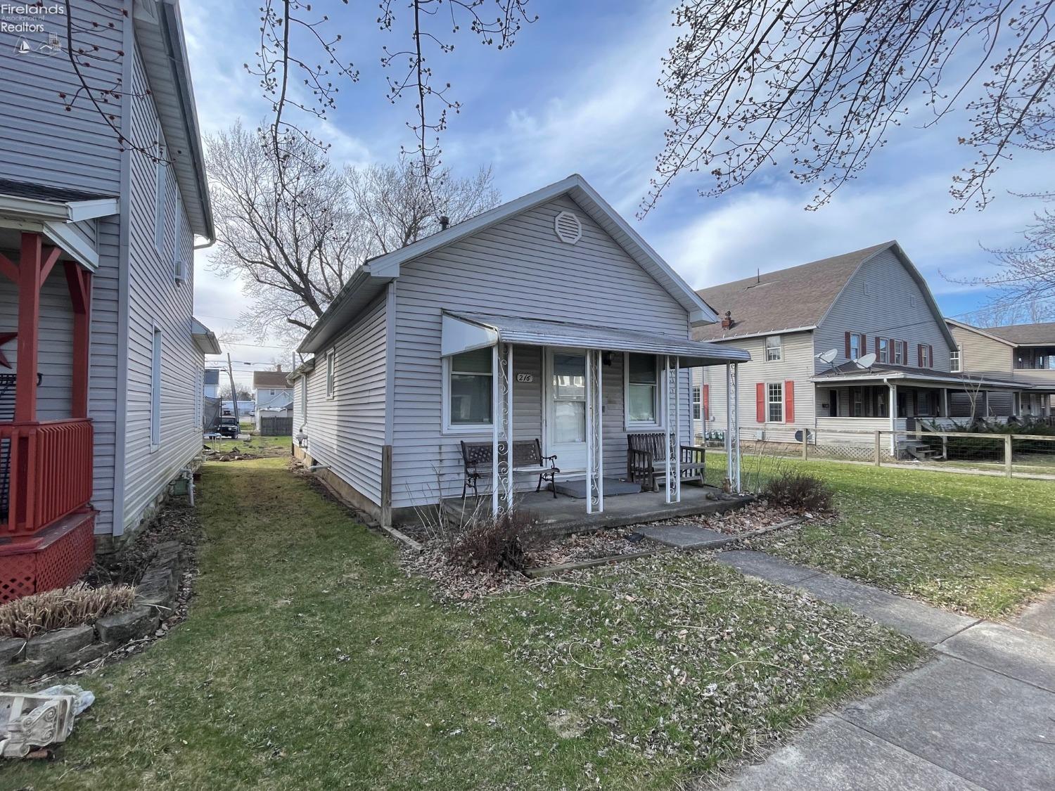216 Maplewood Street St, Willard, Ohio image 1