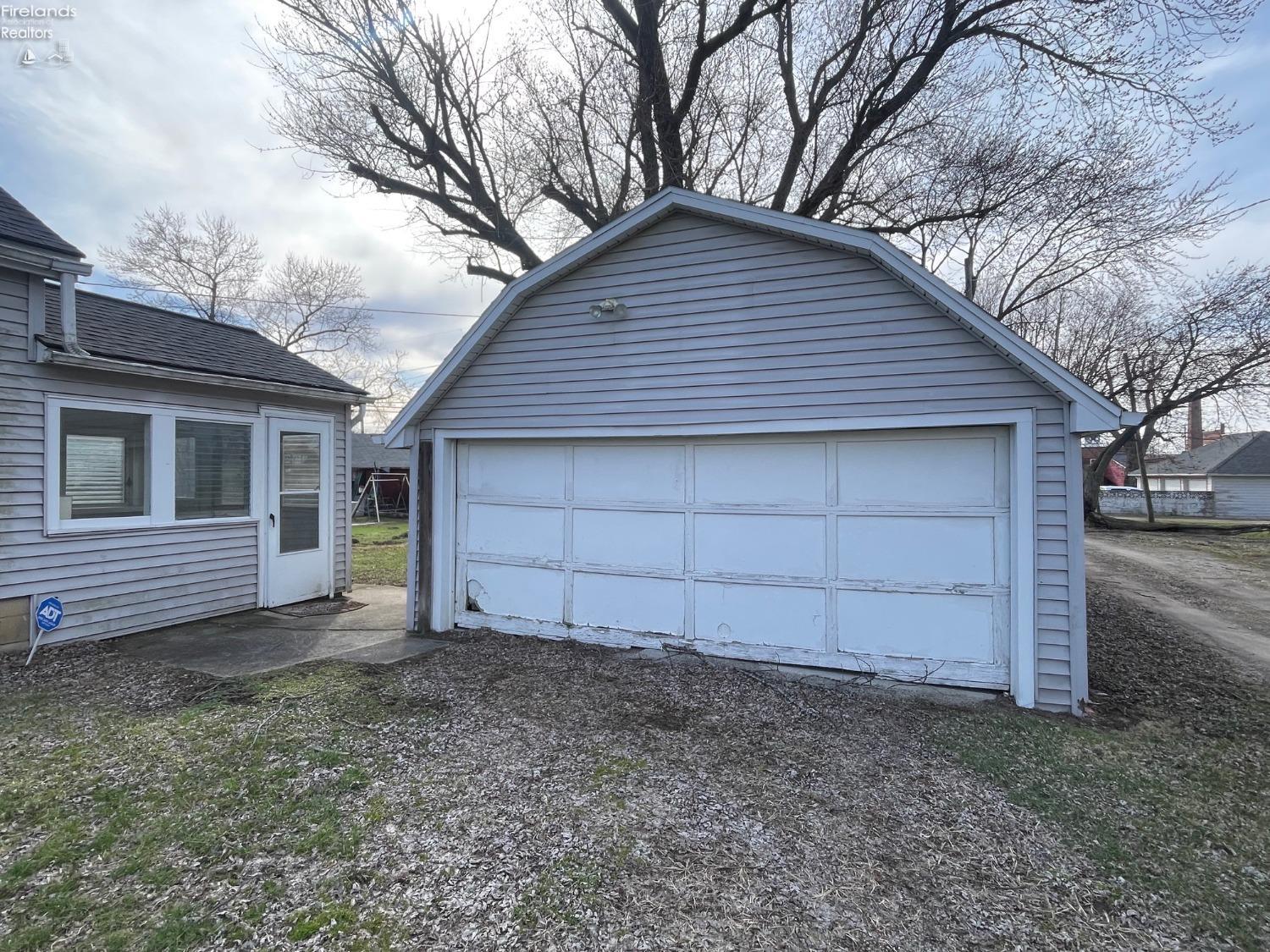 216 Maplewood Street St, Willard, Ohio image 3