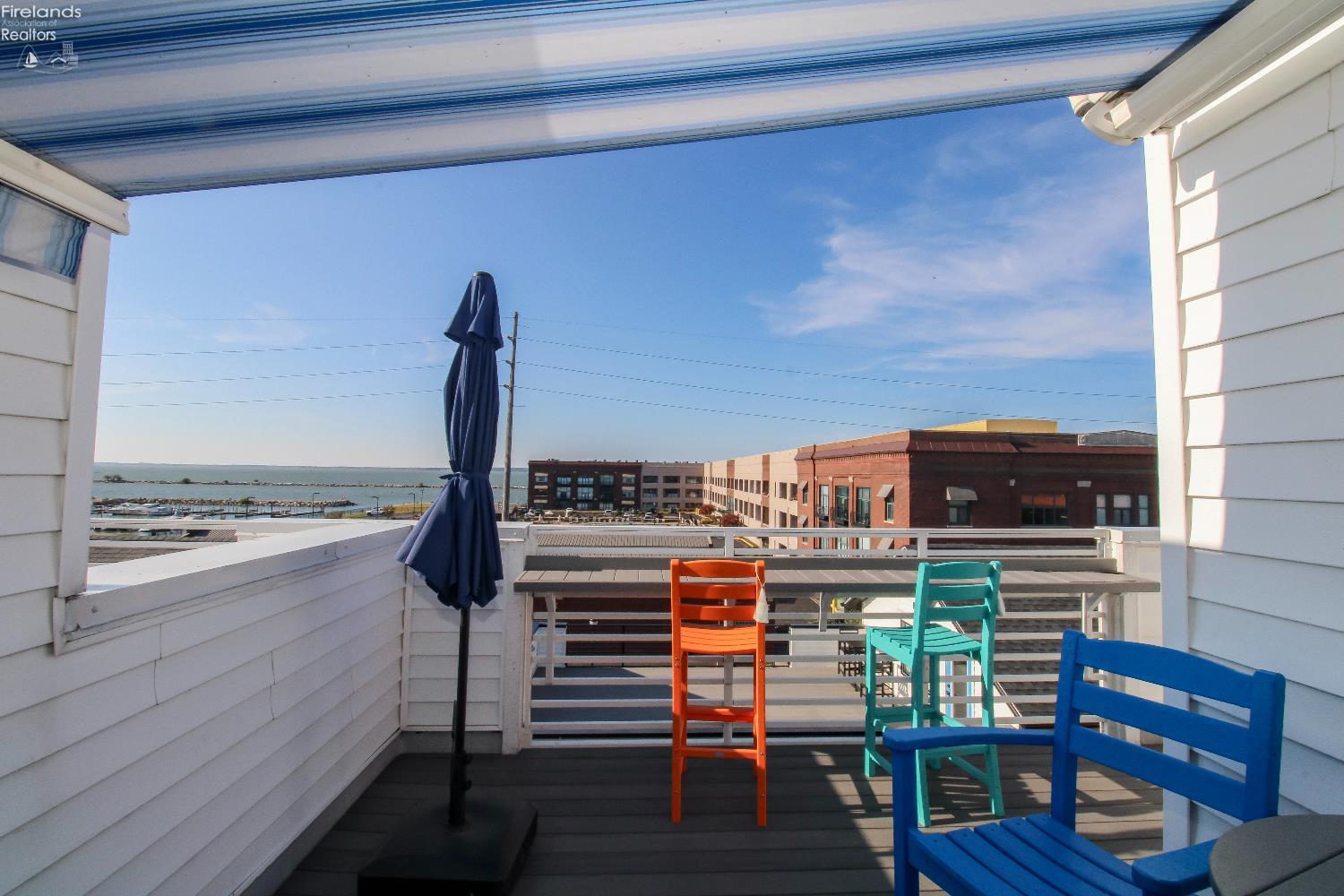 Sandusky, Ohio 44870, United States, 3 Bedrooms Bedrooms, ,3 BathroomsBathrooms,Residential,Contingent,211815