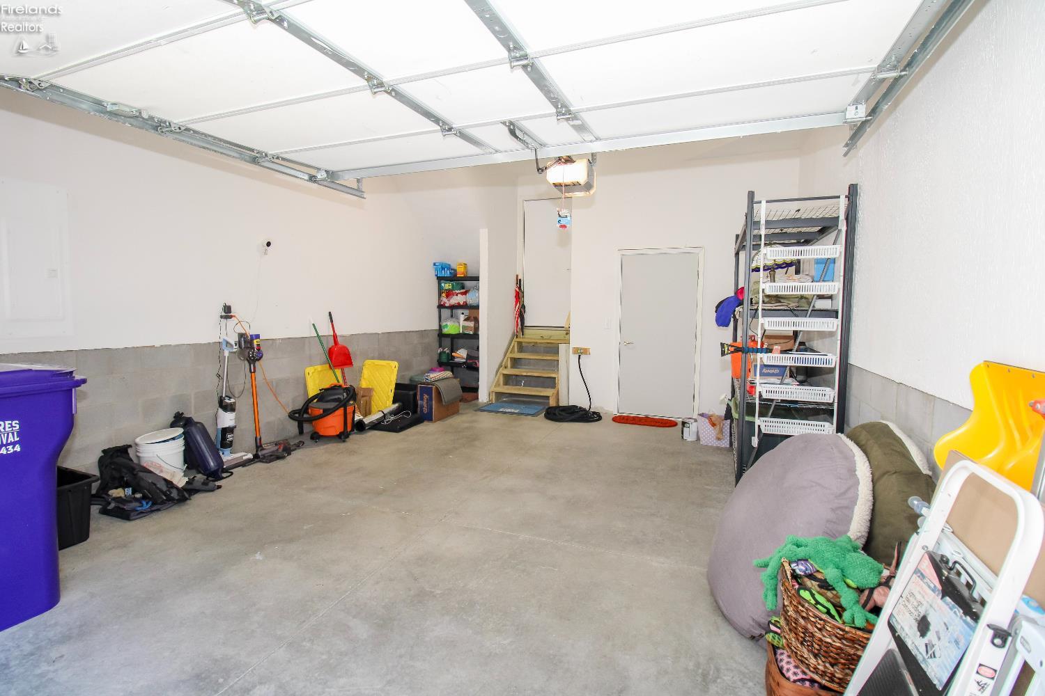 Sandusky, Ohio 44870, United States, 3 Bedrooms Bedrooms, ,3 BathroomsBathrooms,Residential,Contingent,211815