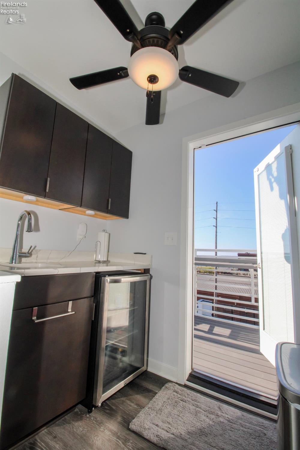 Sandusky, Ohio 44870, United States, 3 Bedrooms Bedrooms, ,3 BathroomsBathrooms,Residential,Contingent,211815