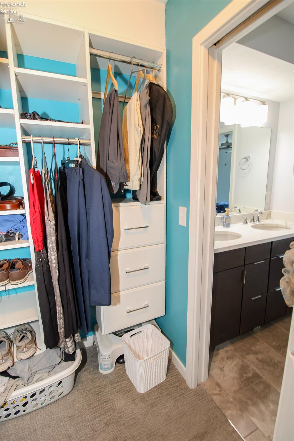 Sandusky, Ohio 44870, United States, 3 Bedrooms Bedrooms, ,3 BathroomsBathrooms,Residential,Contingent,211815