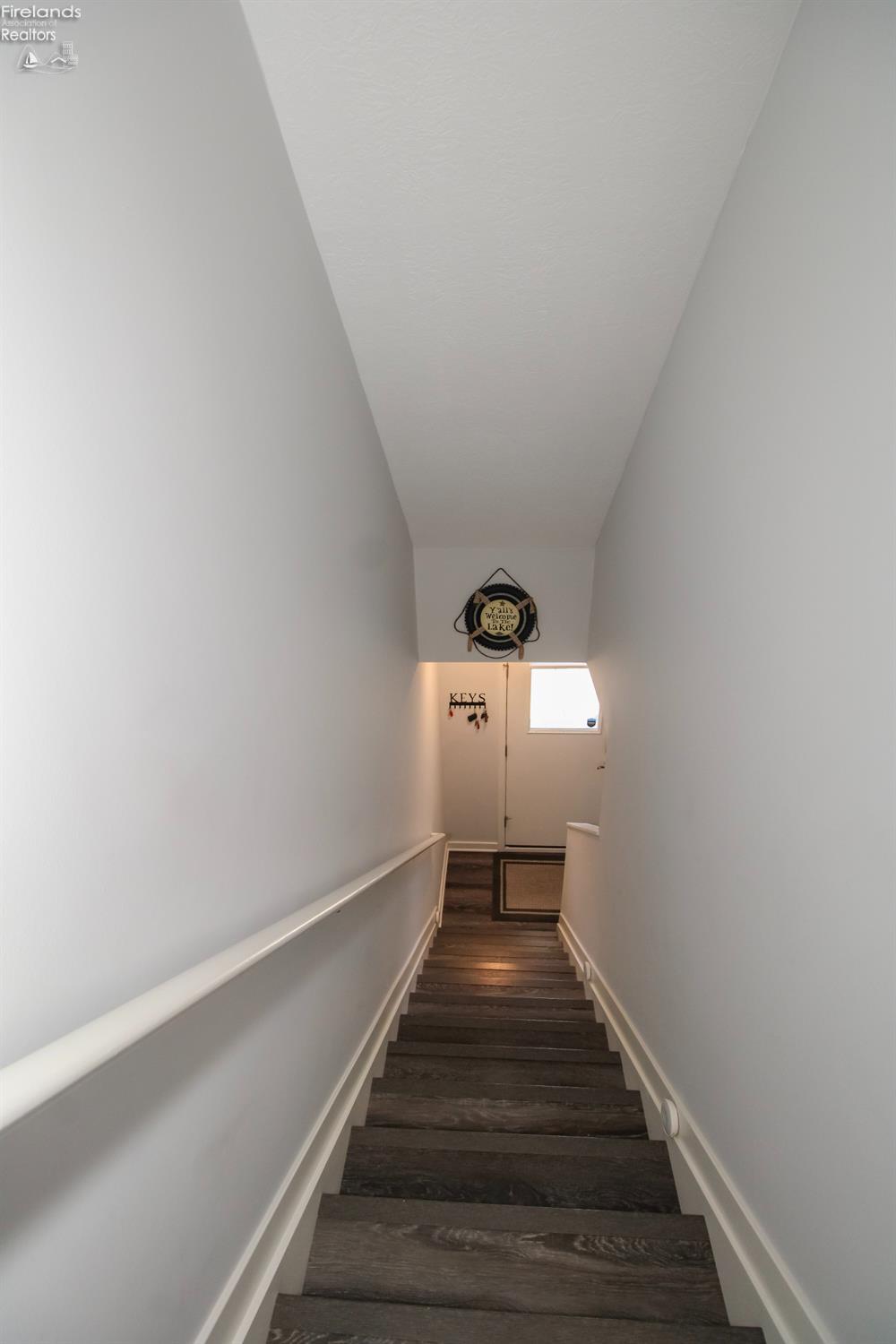 Sandusky, Ohio 44870, United States, 3 Bedrooms Bedrooms, ,3 BathroomsBathrooms,Residential,Contingent,211815