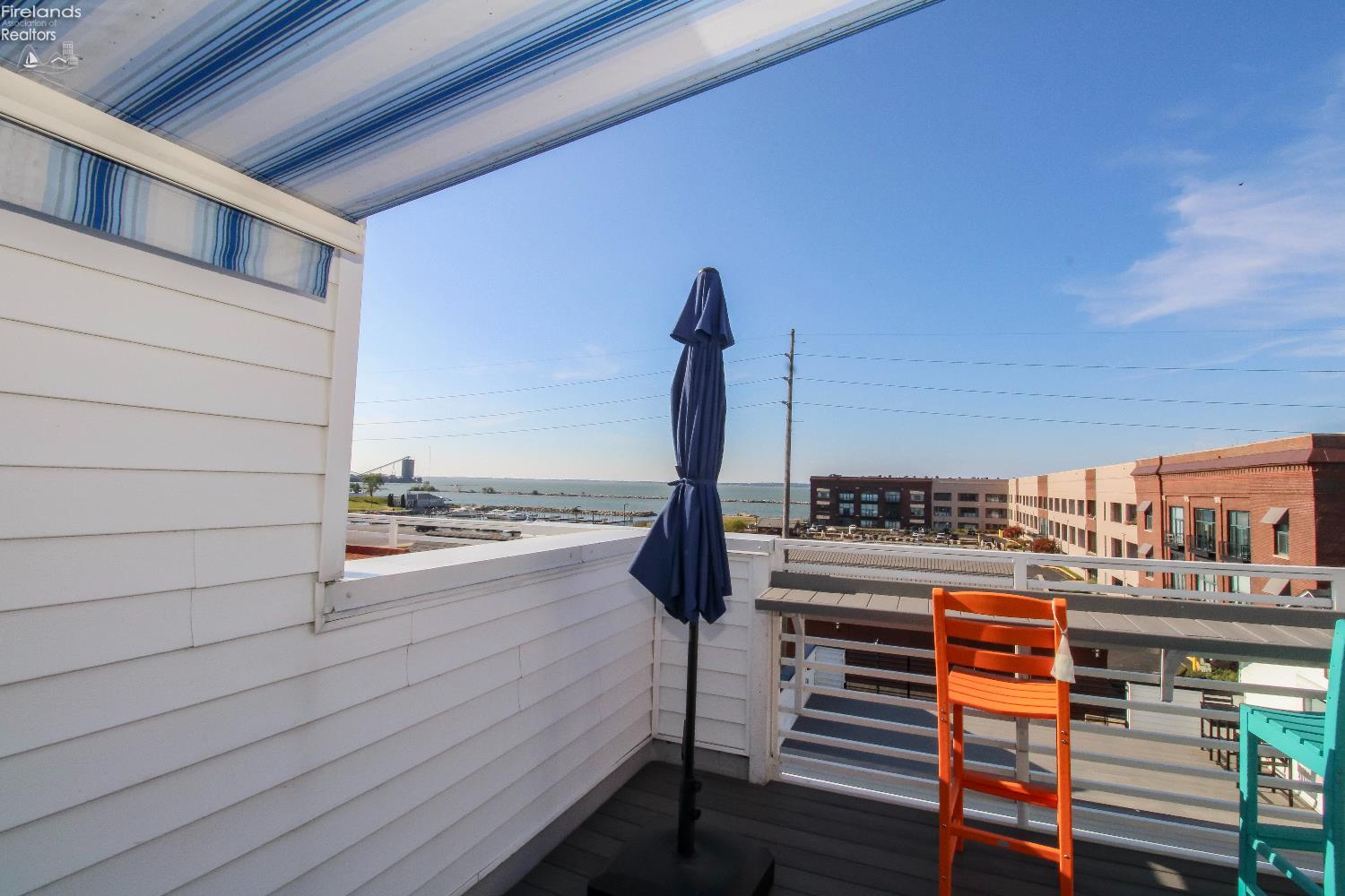 Sandusky, Ohio 44870, United States, 3 Bedrooms Bedrooms, ,3 BathroomsBathrooms,Residential,Contingent,211815