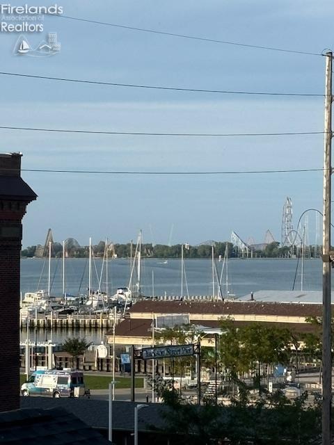 Sandusky, Ohio 44870, United States, 3 Bedrooms Bedrooms, ,3 BathroomsBathrooms,Residential,Contingent,211815