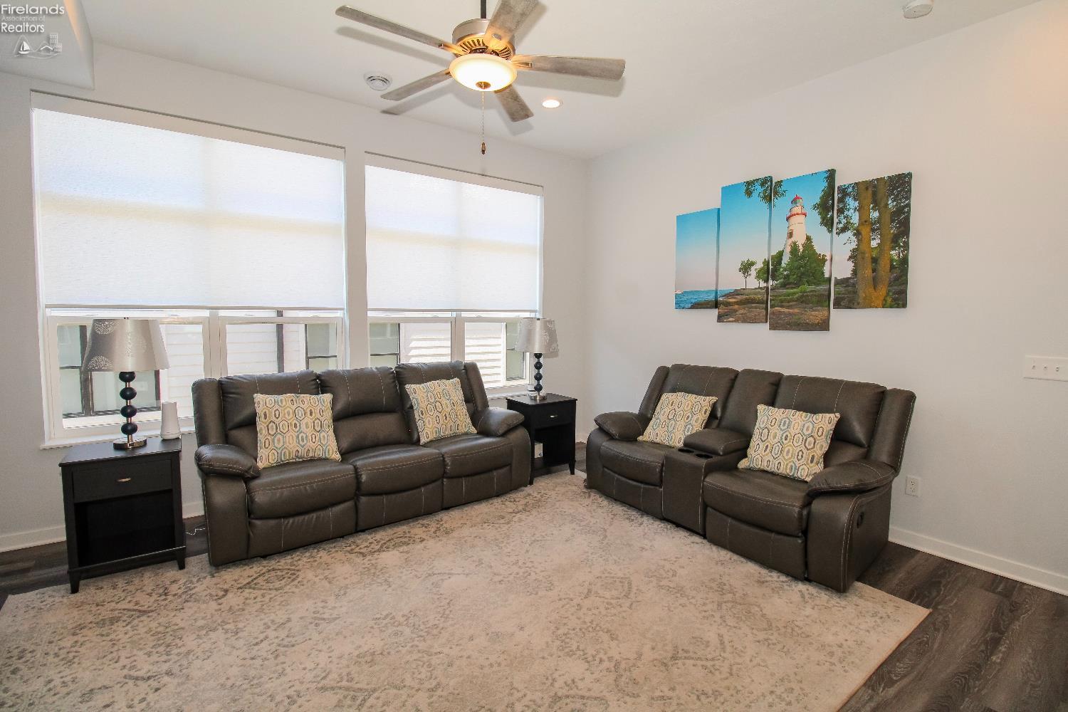 Sandusky, Ohio 44870, United States, 3 Bedrooms Bedrooms, ,3 BathroomsBathrooms,Residential,Contingent,211815