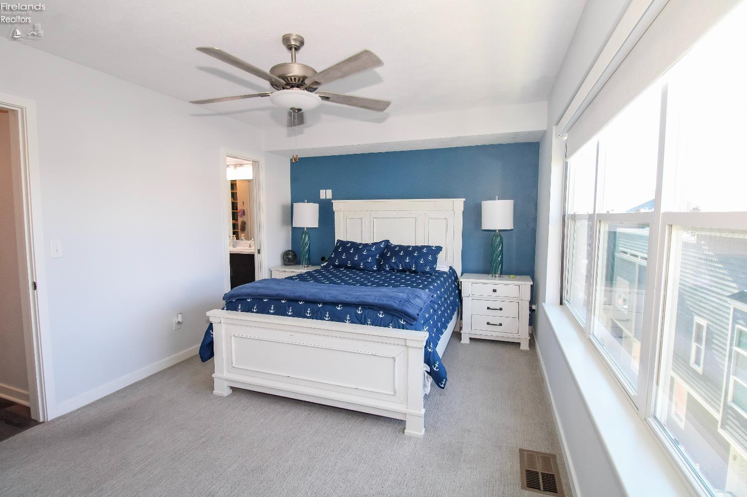 Sandusky, Ohio 44870, United States, 3 Bedrooms Bedrooms, ,3 BathroomsBathrooms,Residential,Contingent,211815