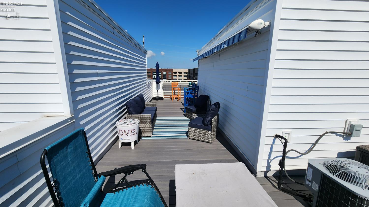 Sandusky, Ohio 44870, United States, 3 Bedrooms Bedrooms, ,3 BathroomsBathrooms,Residential,Contingent,211815