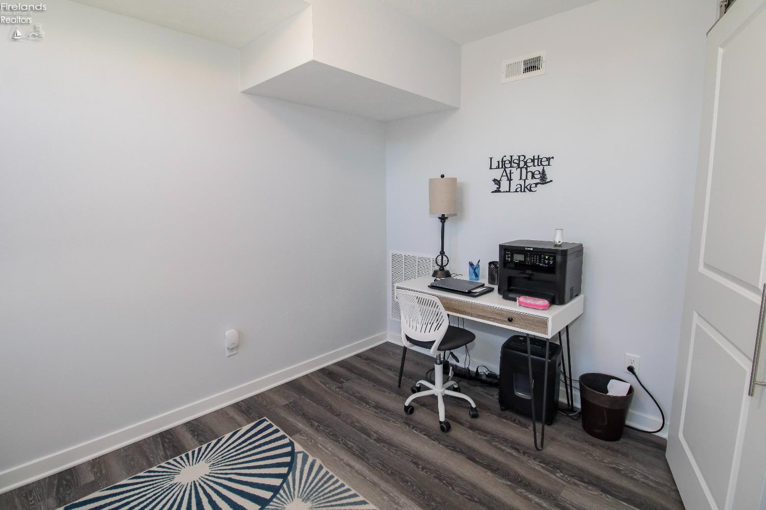 Sandusky, Ohio 44870, United States, 3 Bedrooms Bedrooms, ,3 BathroomsBathrooms,Residential,Contingent,211815