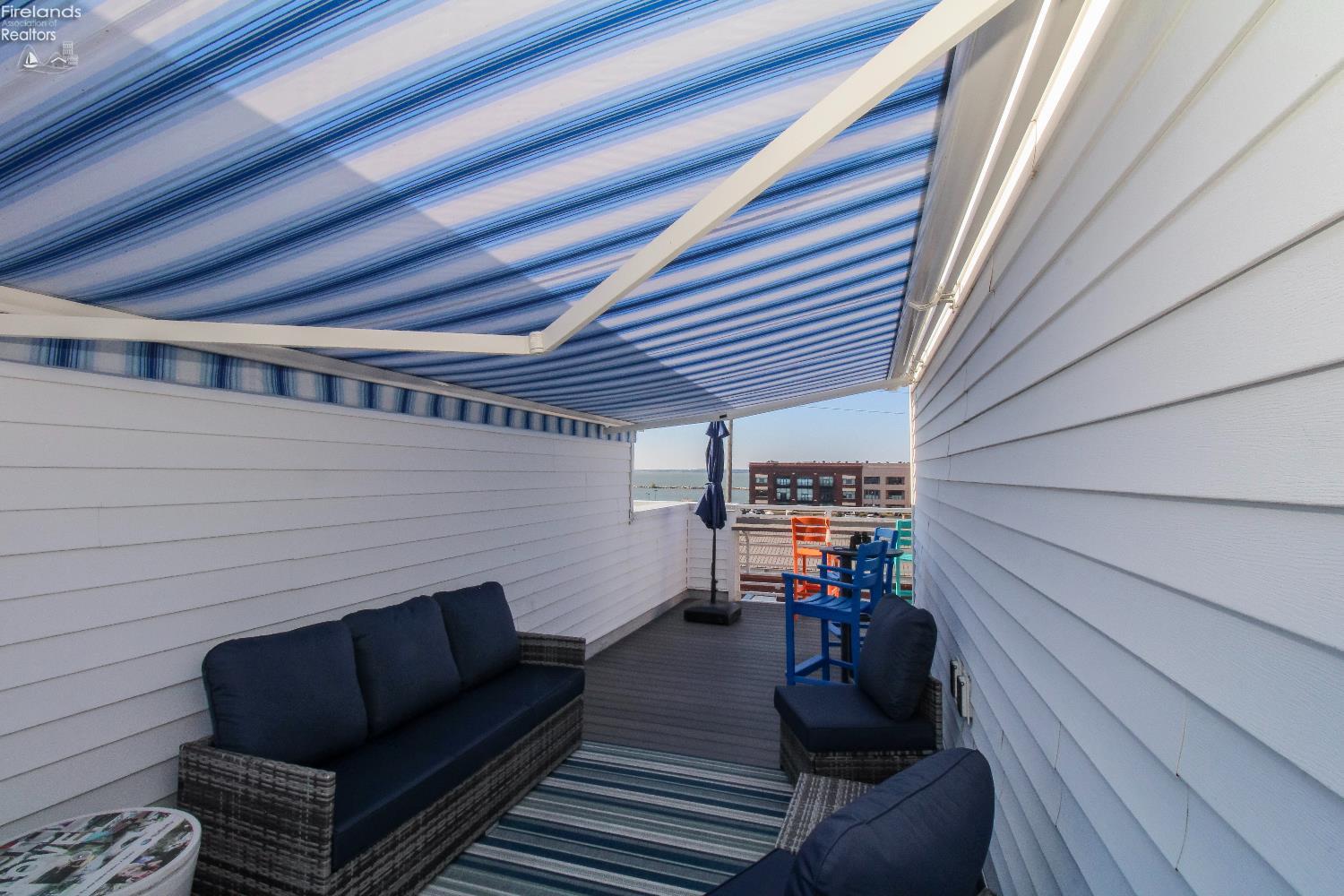 Sandusky, Ohio 44870, United States, 3 Bedrooms Bedrooms, ,3 BathroomsBathrooms,Residential,Contingent,211815