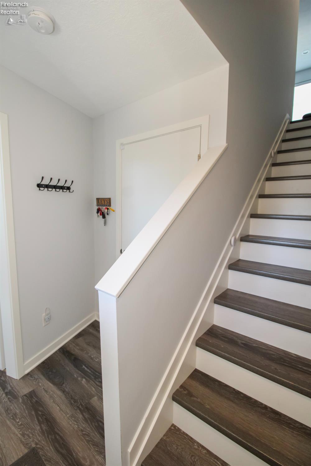 Sandusky, Ohio 44870, United States, 3 Bedrooms Bedrooms, ,3 BathroomsBathrooms,Residential,Contingent,211815