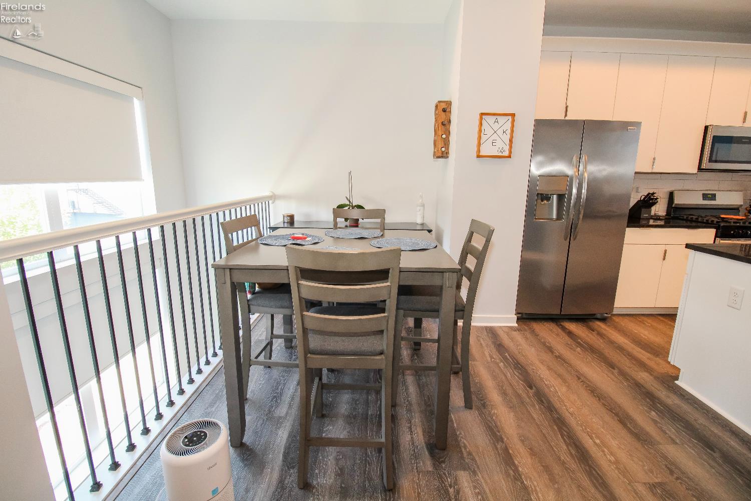 Sandusky, Ohio 44870, United States, 3 Bedrooms Bedrooms, ,3 BathroomsBathrooms,Residential,Contingent,211815