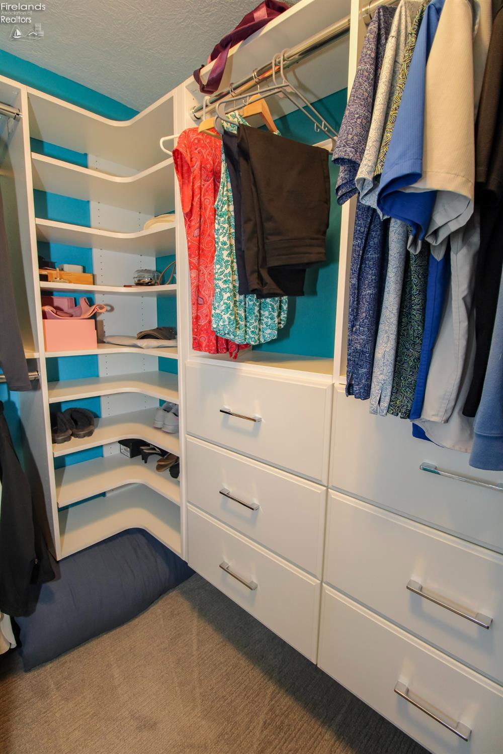 Sandusky, Ohio 44870, United States, 3 Bedrooms Bedrooms, ,3 BathroomsBathrooms,Residential,Contingent,211815