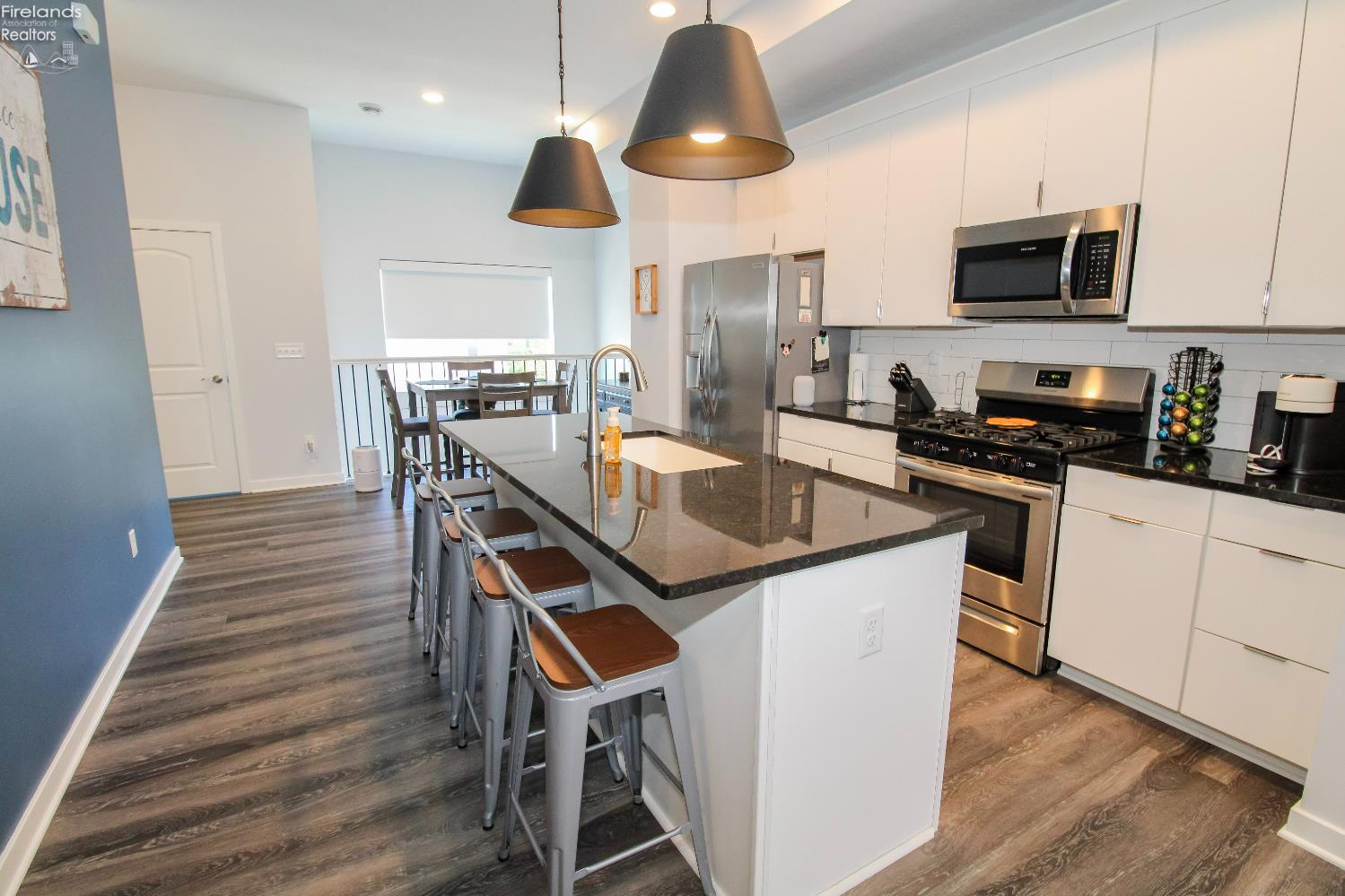 Sandusky, Ohio 44870, United States, 3 Bedrooms Bedrooms, ,3 BathroomsBathrooms,Residential,Contingent,211815