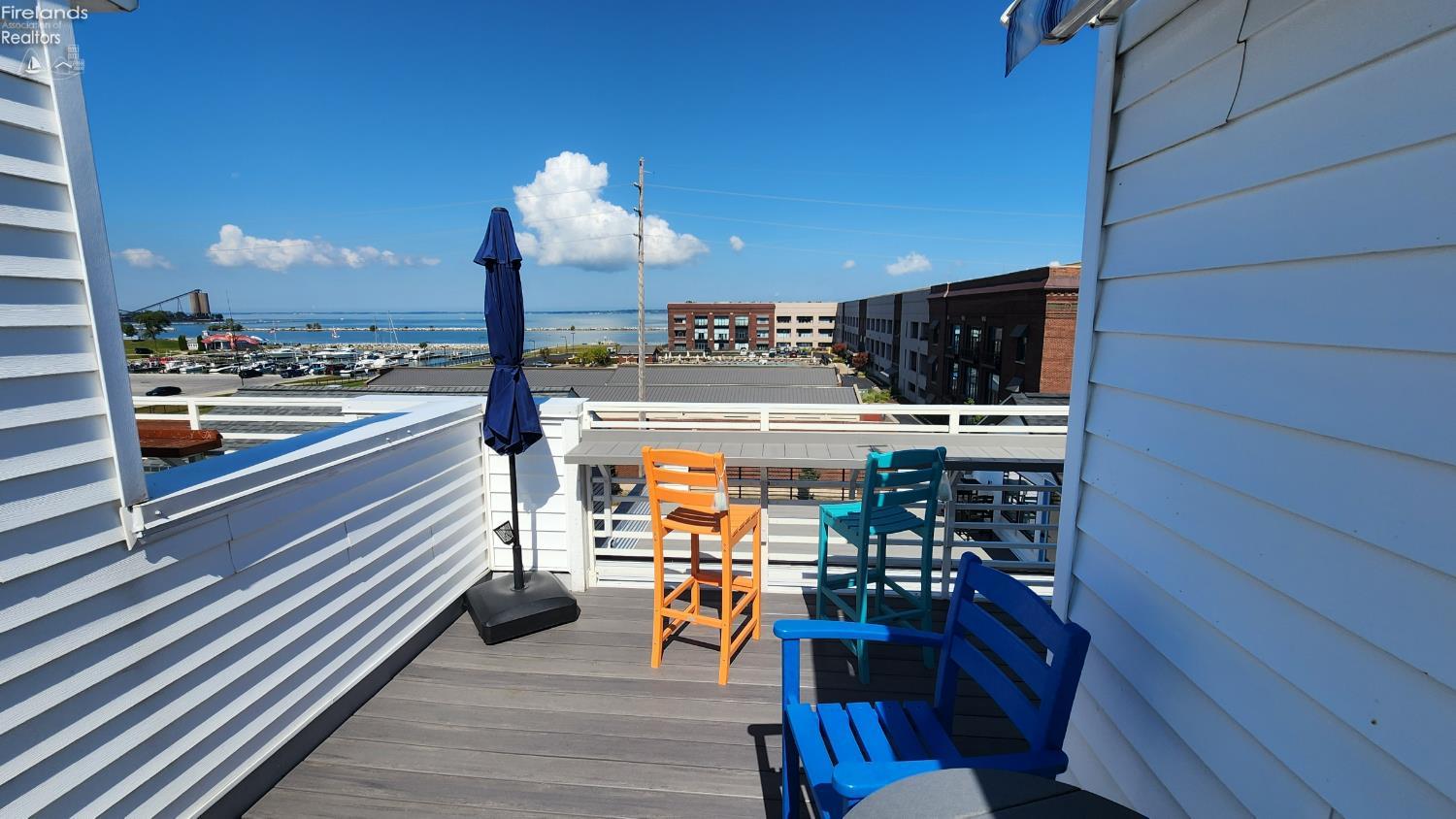 Sandusky, Ohio 44870, United States, 3 Bedrooms Bedrooms, ,3 BathroomsBathrooms,Residential,Contingent,211815