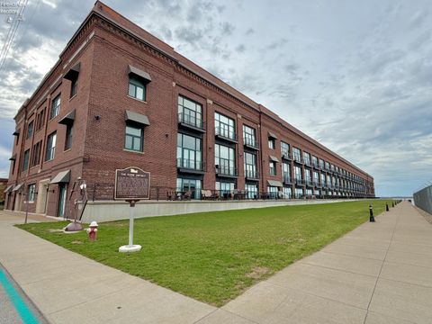 Condo For Sale - 401 W Shoreline Drive #112<br/> Sandusky, OH 44870