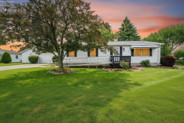 550 S TIFFIN ST, PORT CLINTON, OH 43452 - Image b7441c1148daccc1dddfd0bce3c5ed93/2762750392