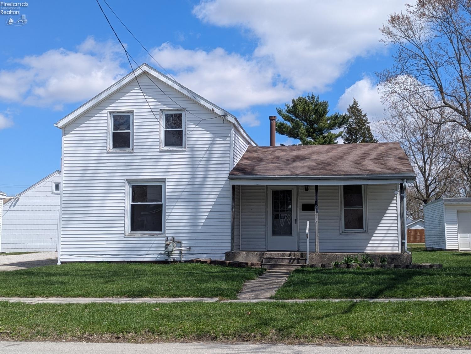 128 N Benton Street, Oak Harbor, New Mexico image 1