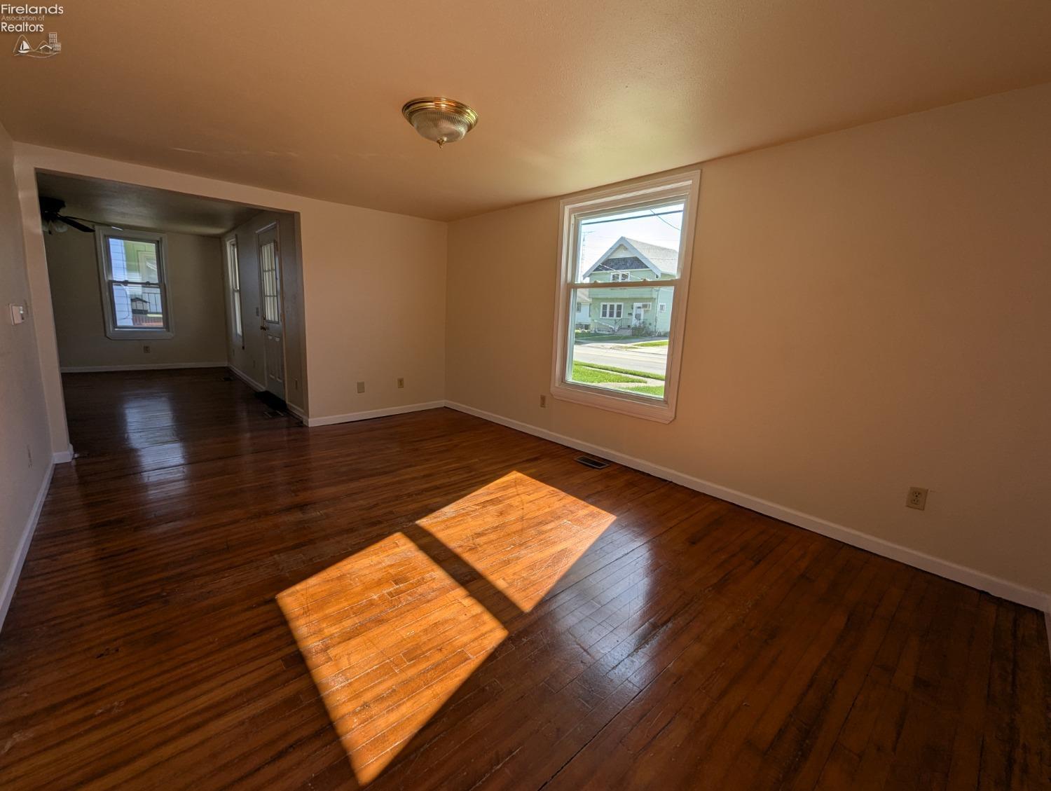 128 N Benton Street, Oak Harbor, New Mexico image 9