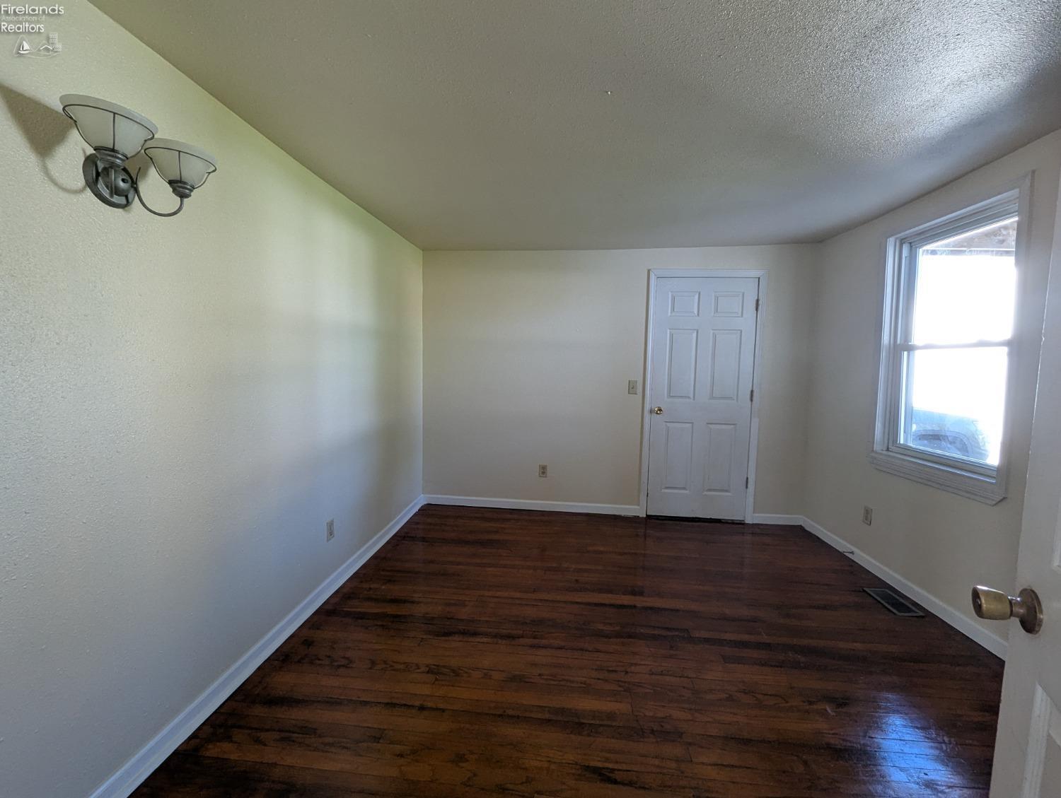 128 N Benton Street, Oak Harbor, New Mexico image 10