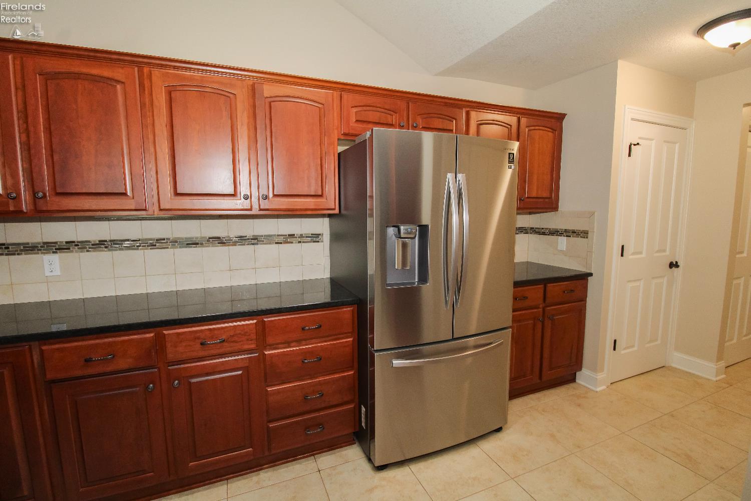 Huron, Ohio 44839, United States, 3 Bedrooms Bedrooms, ,2 BathroomsBathrooms,Residential,Contingent,229280