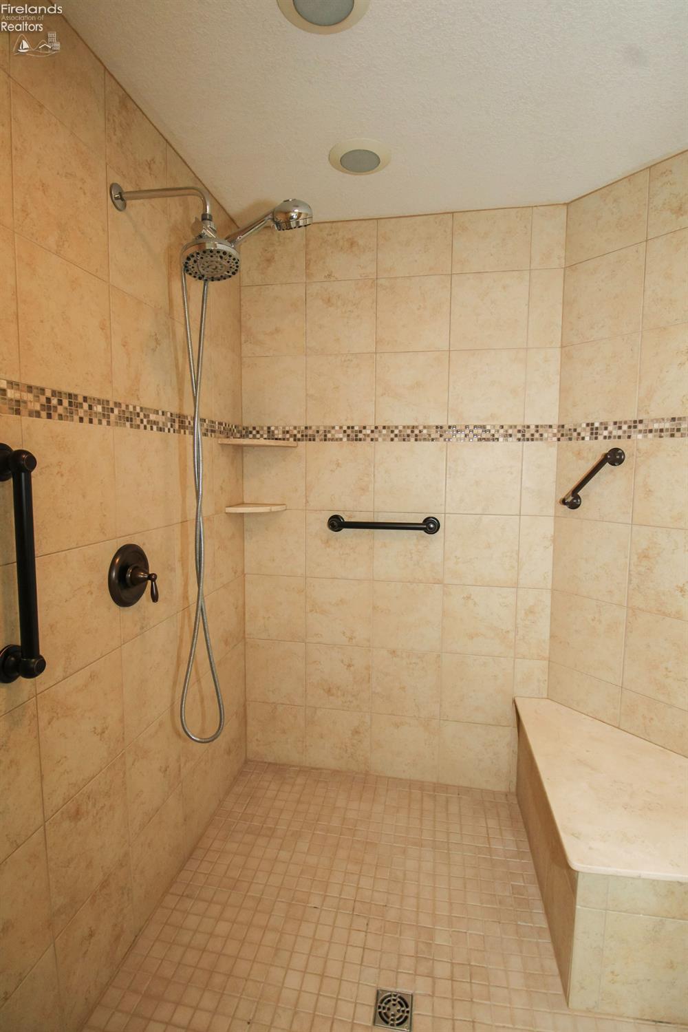 Huron, Ohio 44839, United States, 3 Bedrooms Bedrooms, ,2 BathroomsBathrooms,Residential,Contingent,229280