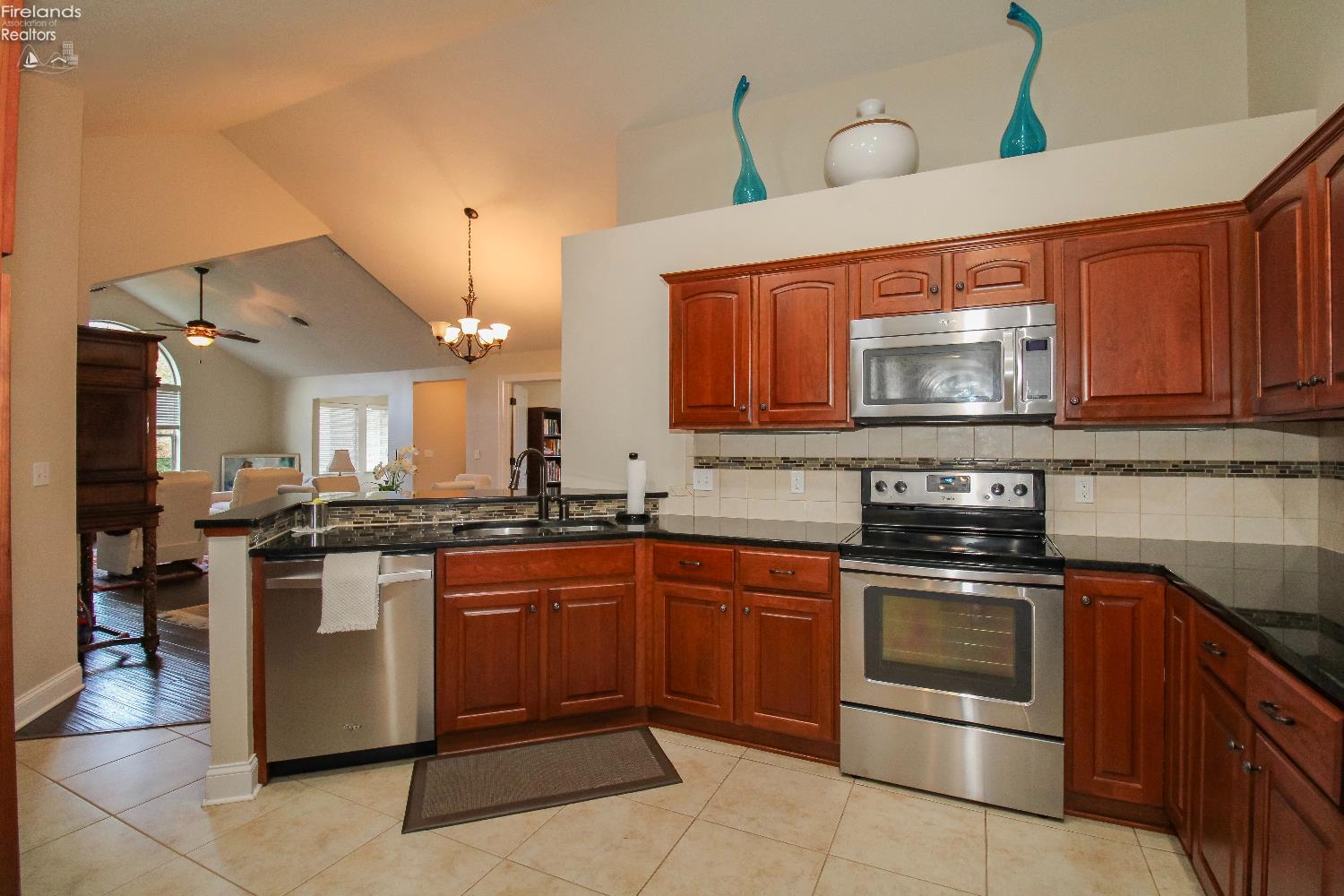 Huron, Ohio 44839, United States, 3 Bedrooms Bedrooms, ,2 BathroomsBathrooms,Residential,Contingent,229280