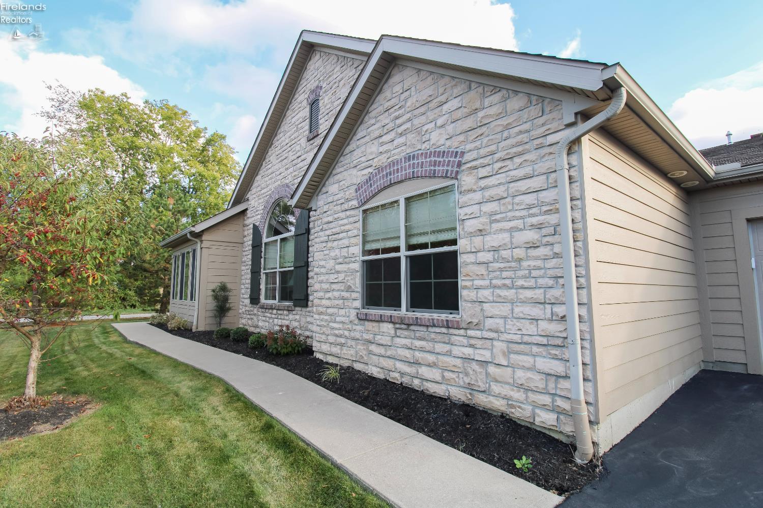 Huron, Ohio 44839, United States, 3 Bedrooms Bedrooms, ,2 BathroomsBathrooms,Residential,Contingent,229280