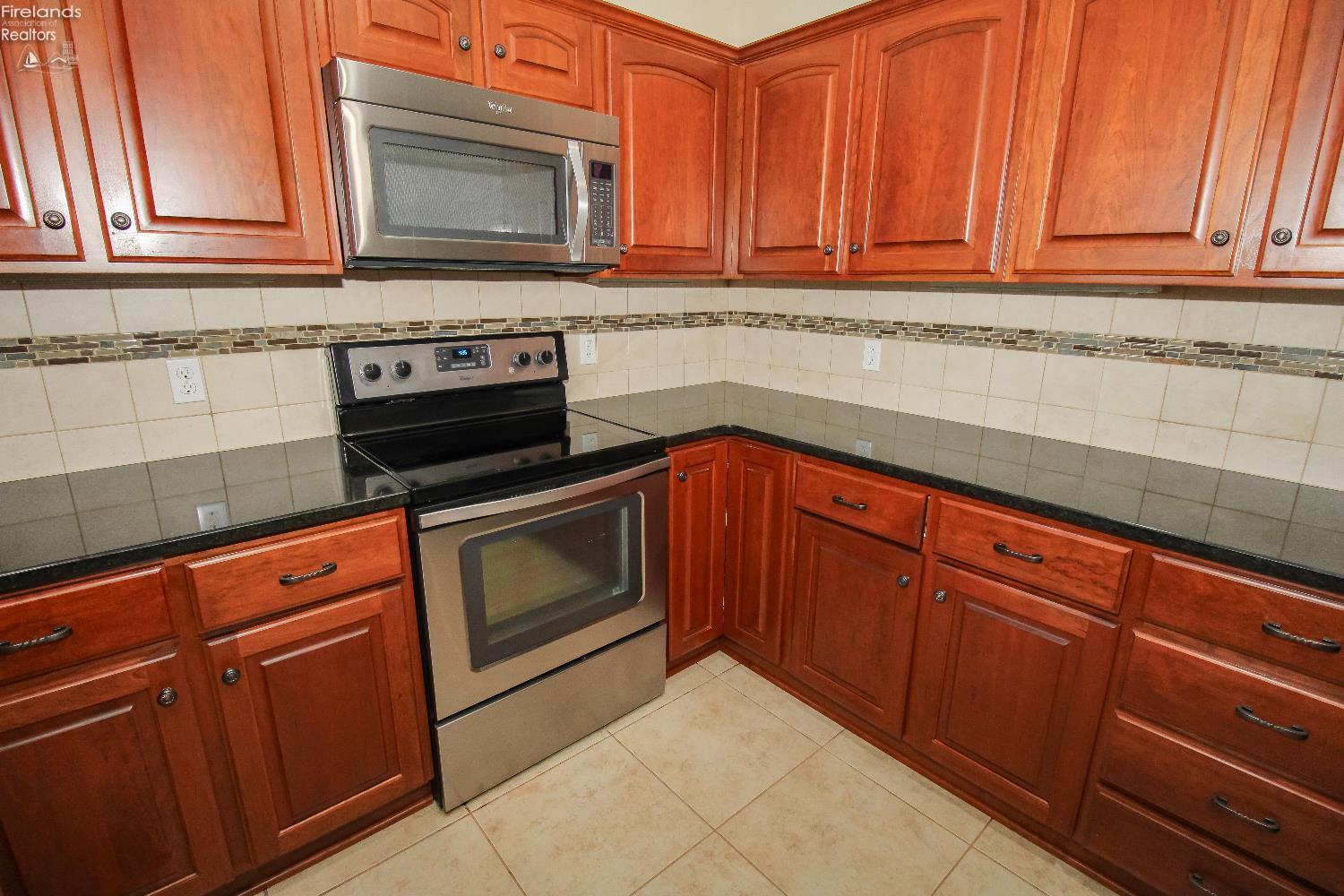 Huron, Ohio 44839, United States, 3 Bedrooms Bedrooms, ,2 BathroomsBathrooms,Residential,Contingent,229280