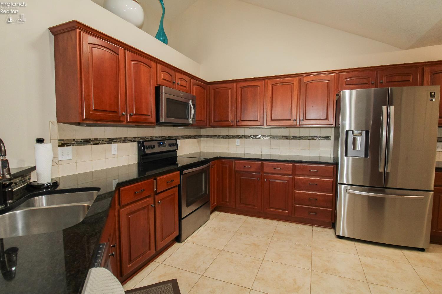 Huron, Ohio 44839, United States, 3 Bedrooms Bedrooms, ,2 BathroomsBathrooms,Residential,Contingent,229280