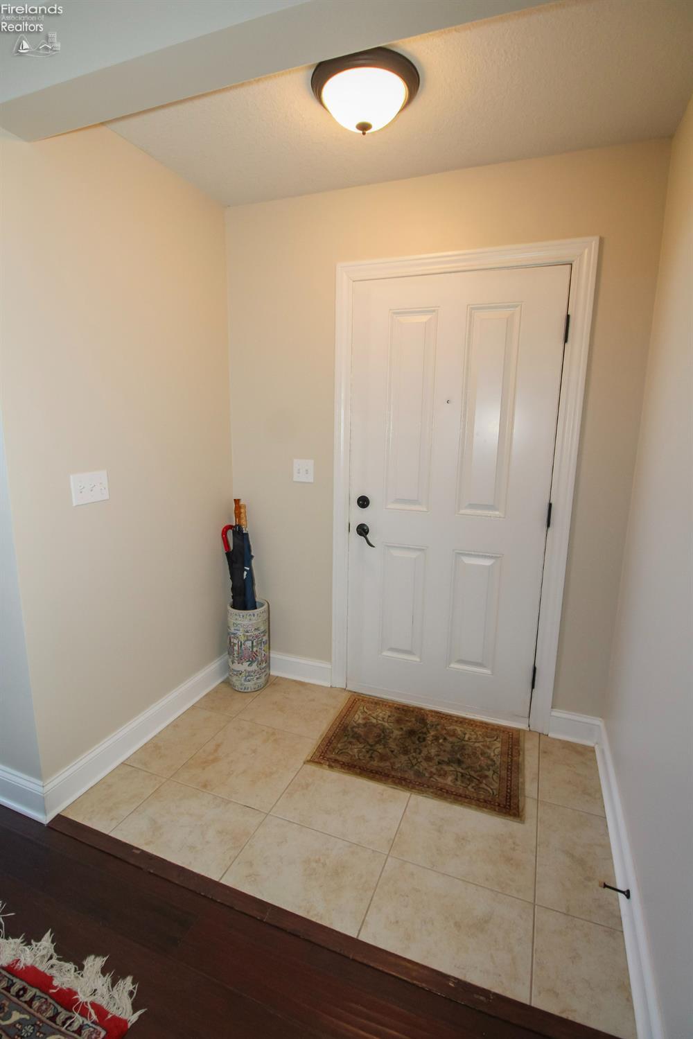 Huron, Ohio 44839, United States, 3 Bedrooms Bedrooms, ,2 BathroomsBathrooms,Residential,Contingent,229280